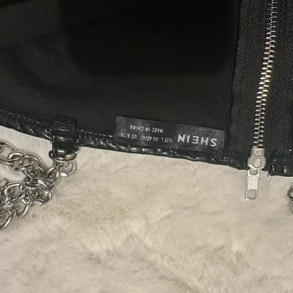 Shein wet look chain strap crop top L - Picture 5 of 6